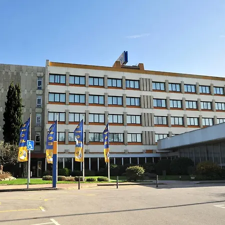 Hotel As Bellaterra 3*