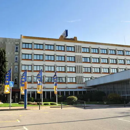 Hotel As Bellaterra 3*